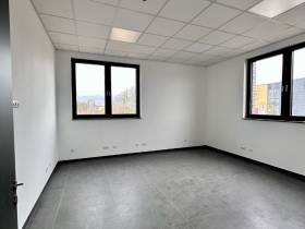 Große Bürofläche 230 qm im Erdgeschoss - Eigener Eingang - barierefrei