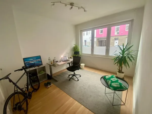 Abschließbares Büro in Düsseldorf (Bilk) – Ruhiger Büroraum in Bürogemeinschaft in Düsseldorf-Unterbilk — Bild 5