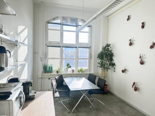 Abschließbares Büro in Berlin (Moabit) – Ruhige Bürogemeinschaft mit Spreeblick in Berlin-Moabit — Bild 4