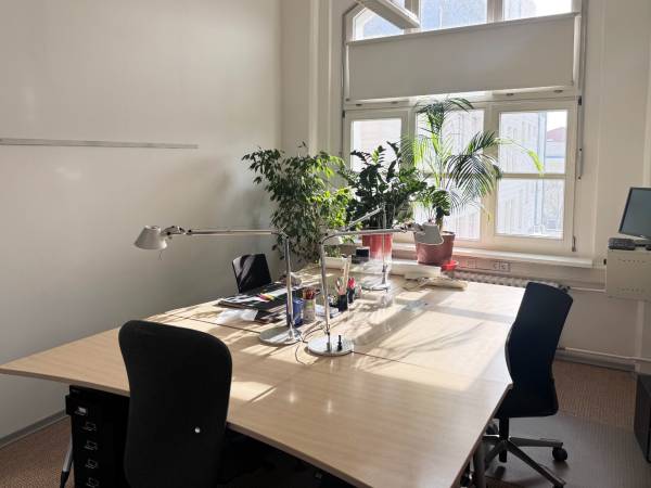 Abschließbares Büro in Berlin (Moabit) – Ruhige Bürogemeinschaft mit Spreeblick in Berlin-Moabit — Bild 2