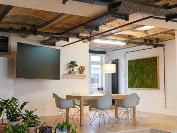 Flexible Büroflächen mit Dachterrasse und Panoramablick — Bild 8