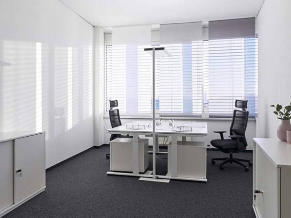 Modernes Business Center an der Hauptstraße in Coburg — Bild 4