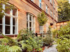 Arbeitsplatz im Kreativhaus „Moos“ – Kreatur Space