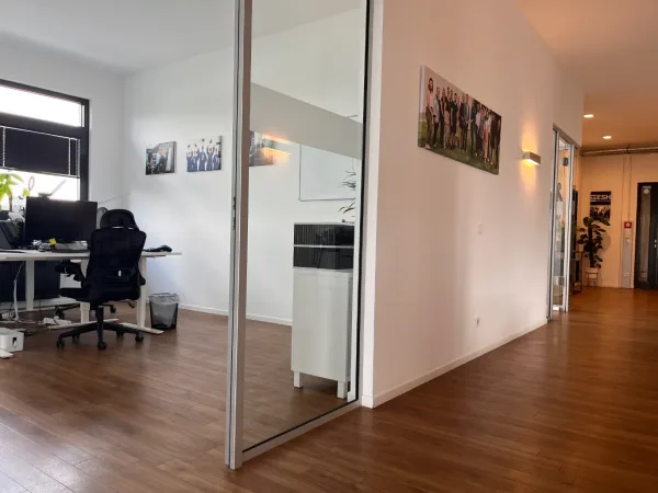 Abschließbares Büro in Hamburg (Othmarschen) – Moderne Bürogemeinschaft in Hamburg-Othmarschen — Bild 3