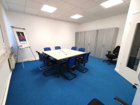 Ruhige Büroräume mit Blick ins Grüne 2 Räume mit eigener Teeküche