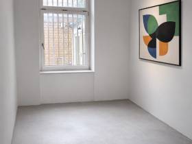 Moderne Loft-Büros mit Gemeinschaftsbereich