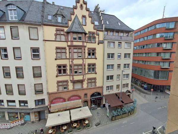Helles Einzel-Büro in repräsentativer Bürogemeinschaft in FFM — Bild 4