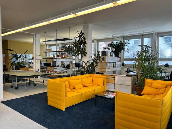 Loftartiges Büro für kreativen Austausch in Stuttgart-Feuerbach — Bild 1