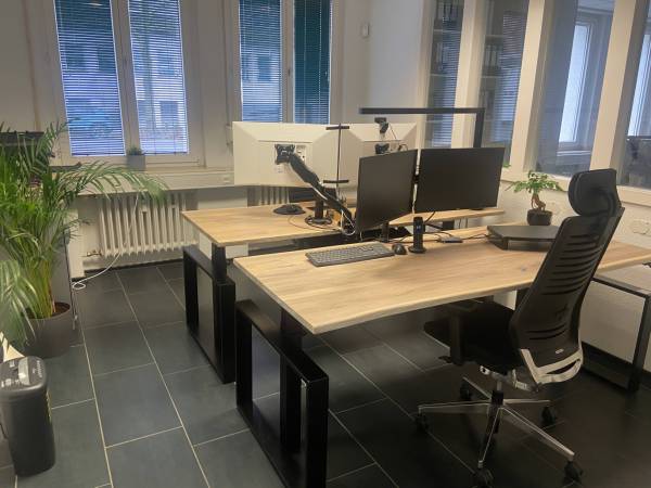 Abschließbares Büro in Köln (Ehrenfeld) – Moderner Büroraum in professioneller Bürogemeinschaft in Köln — Bild 1