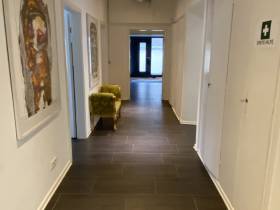 Moderner Büroraum  möbliert in Bürogemeinschaft 