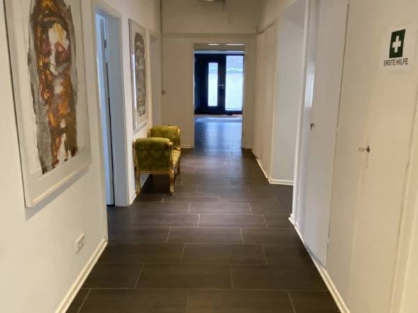 Abschließbares Büro in Köln (Ehrenfeld) – Moderner Büroraum in professioneller Bürogemeinschaft in Köln — Bild 6
