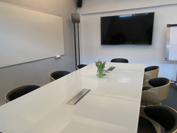 Abschließbares Büro in Köln (Ehrenfeld) – Moderner Büroraum in professioneller Bürogemeinschaft in Köln — Bild 4