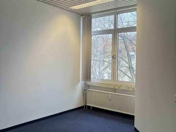 Gepflegte und funktionale Büroräume in Krefeld-Dießem/Lehmheide — Bild 6