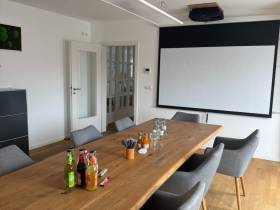 Möblierter Büroraum repräsentativer Altbau im Nikolaiviertel