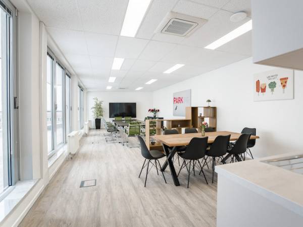 Lichtdurchflutete Büros mit Dachterrasse in Hamburg-Barmbek-Süd — Bild 5
