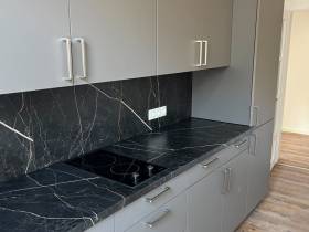 Zwei neu sanierte Büroräume im lebendigen Großmarktquartier