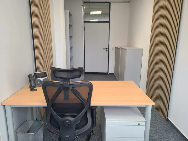 Abschließbares Büro in Hamburg (Lokstedt) – Renovierte Bürogemeinschaft mit Garten in Lokstedt, Hamburg — Bild 2