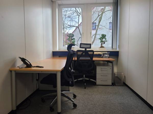 Abschließbares Büro in Hamburg (Lokstedt) – Renovierte Bürogemeinschaft mit Garten in Lokstedt, Hamburg — Bild 3