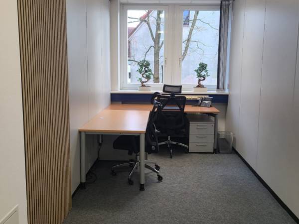 Abschließbares Büro in Hamburg (Lokstedt) – Renovierte Bürogemeinschaft mit Garten in Lokstedt, Hamburg — Bild 5