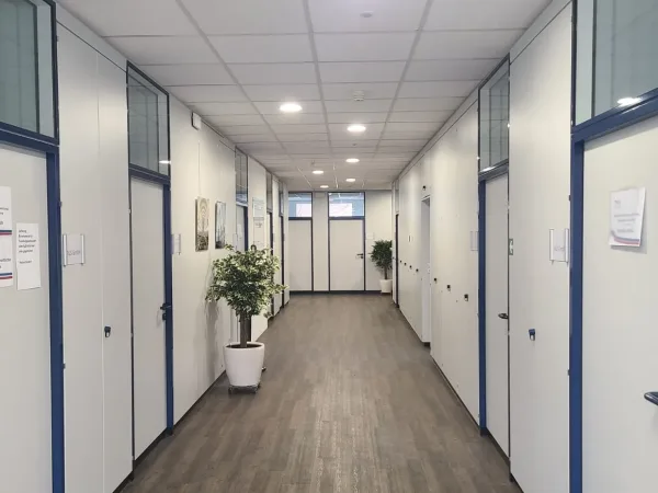 Abschließbares Büro in Hamburg (Lokstedt) – Renovierte Bürogemeinschaft mit Garten in Lokstedt, Hamburg — Bild 7