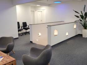 Green Office. Helles und moderns Büro im Grünen