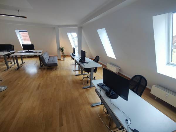 Helle Bürogemeinschaft im Dachgeschoss in München Au-Haidhausen — Bild 4