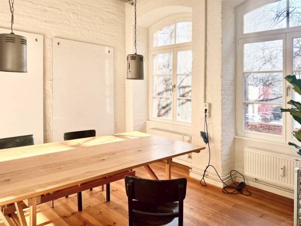Kreatives Industrieloft in historischem Backsteingebäude in — Bild 6