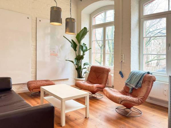 Kreatives Industrieloft in historischem Backsteingebäude in — Bild 3