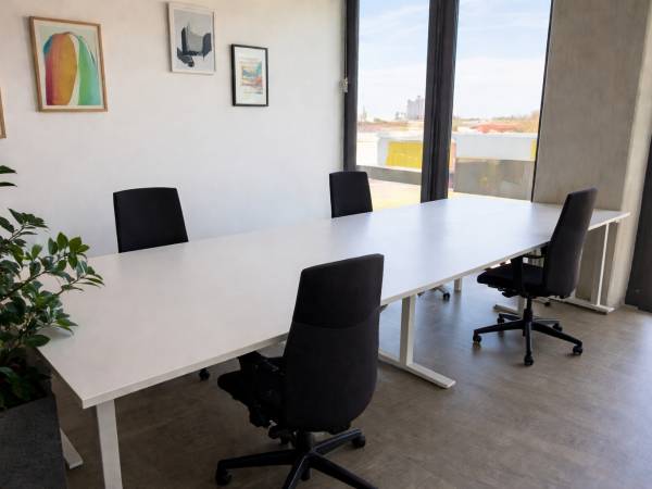 Helle & moderne Büroräume in kreativer Bürogemeinschaft in — Bild 6