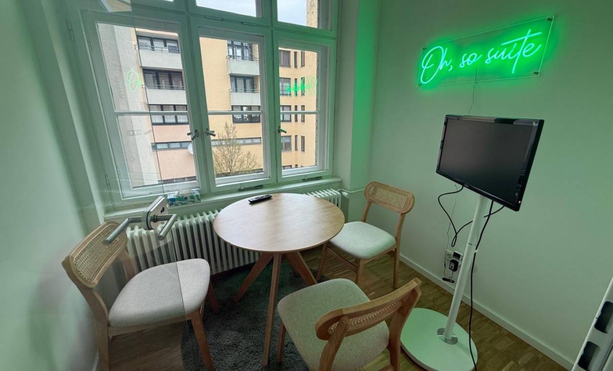 Lichtdurchflutetes Altbau-Büro in Bürogemeinschaft in Berlin-Kreuzberg