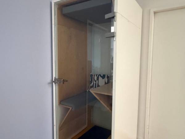 Schreibtischplatz in Berlin (Kreuzberg) – Lichtdurchflutetes Altbau-Büro in Bürogemeinschaft in Berlin-Kreuzberg — Bild 6