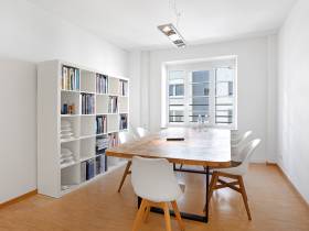 2 freie ruhige Arbeitsplätze im Glockenbachviertel