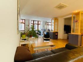 Helles Gemeinschaftsbüro im Waldstraßenviertel – ideal für kleines Team oder Agentur