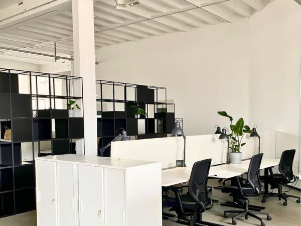 Moderner Business Center mit Büros & Coworking-Plätzen in — Bild 3