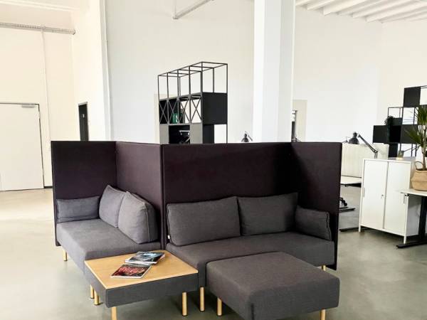 Moderner Business Center mit Büros & Coworking-Plätzen in — Bild 4