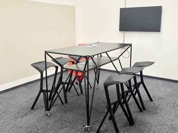 Moderner Business Center mit Büros & Coworking-Plätzen in — Bild 7