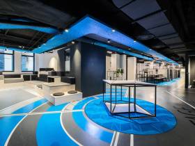 Voll ausgestattete Büros und Arbeitsplätze in perfekter Lage