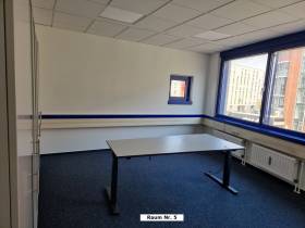 Helle und bezahlbare Büroräume in modernem Bürogebäude