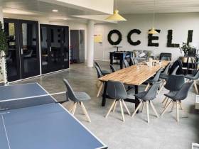 Helles Eckbüro mit 12 Arbeitsplätzen, Meetingraum & Social Space