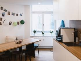 Vollständig ausgestattetes Doppelbüro im Herzen der Altstadt