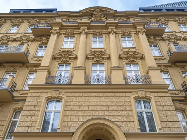 Abschließbares Büro in Berlin (Charlottenburg) – Luxuriöse Büros und Coworking im Jugendstil in Berlin Charlottenburg — Bild 1