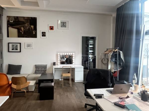 Abschließbares Büro in Berlin (Prenzlauer Berg) – Zwei Arbeitsplätze in heller Kreativagentur in Berlin Mitte / Prenzlauer Berg zu vermieten — Bild 7
