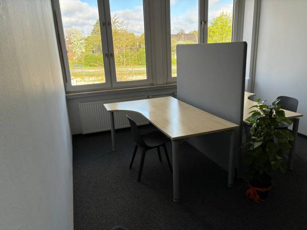 Bürozimmer in dynamischer Bürogemeinschaft in Unterföhring — Bild 2