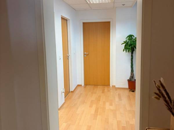 Professionelle Bürogemeinschaft in Saarbrücken-Malstatt — Bild 5