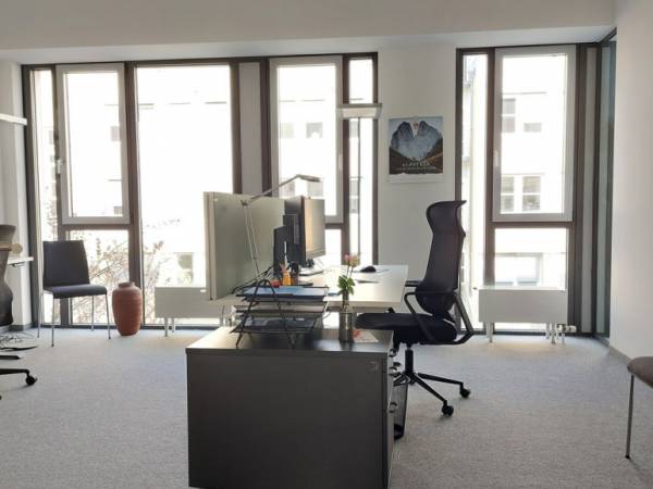 Moderne Büroräume in Bürogemeinschaft in Stuttgart-Bad Cannstatt — Bild 2