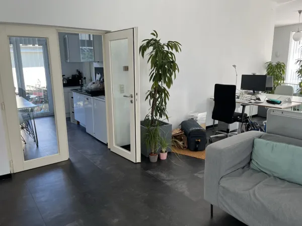 Schreibtischplatz in Darmstadt (Ost) – Helle und geräumige Bürogemeinschaft mit Tageslicht in Darmstadt-Ost — Bild 6