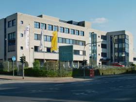 Helle und bezahlbare Büroräume in modernem Bürogebäude