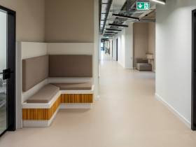 Moderene Plug‑and‑Play‑Bürofläche an der Warschauer Straße