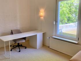 Büroraum für 2-3 Personen in ruhiger Lage mit Terrasse