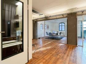 100 qm Büro (plus 200 gemeinsam) in Elphi-Sichtweite